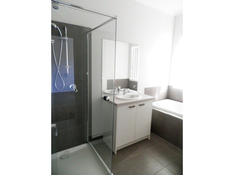 10 Weebill Way, Pakenham VIC 3810