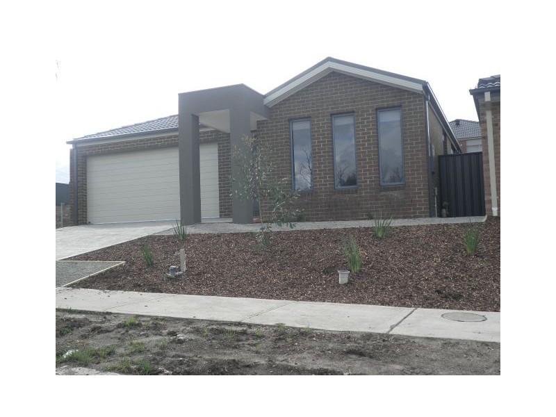 6 Maggiore Crescent, Pakenham VIC 3810