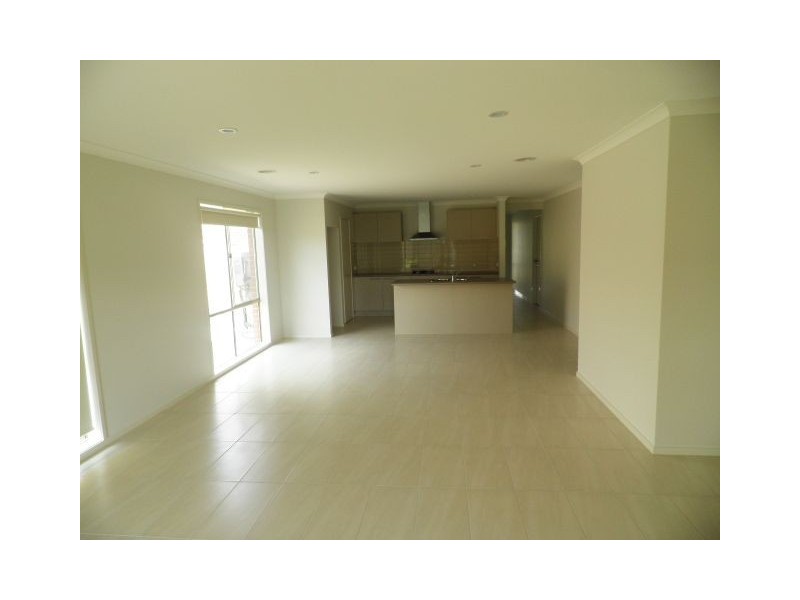 23 Elwood Avenue, Pakenham VIC 3810