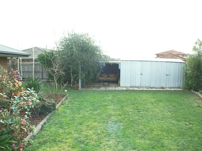36 Sneddon Drive, Narre Warren South VIC 3805