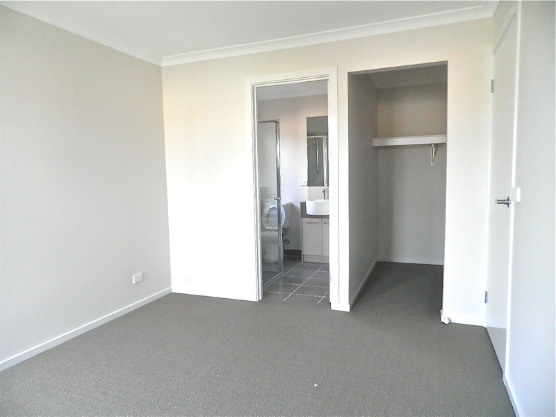 6 Weebill Way, Pakenham VIC 3810