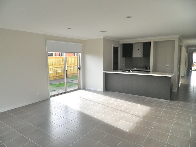 6 Weebill Way, Pakenham VIC 3810