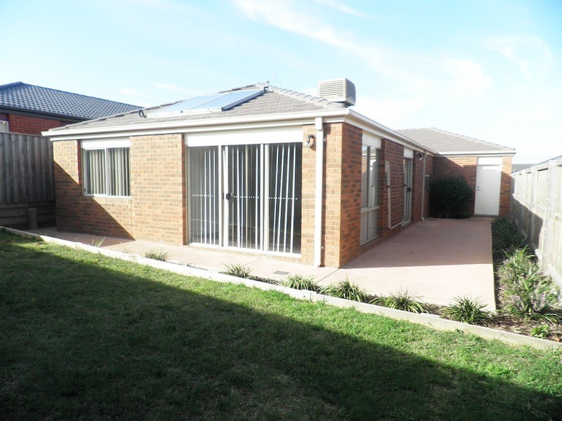 17 Kimberley Grove, Pakenham VIC 3810