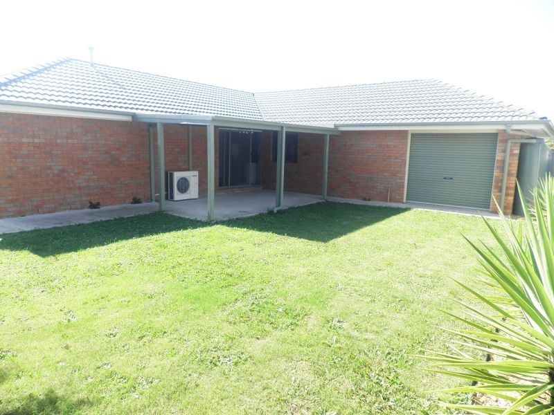 2 Buchan Green, Pakenham VIC 3810
