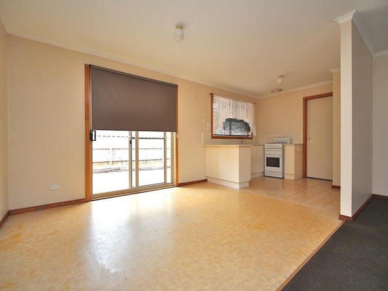 6/11-13 Carlyle Street, Pakenham VIC 3810