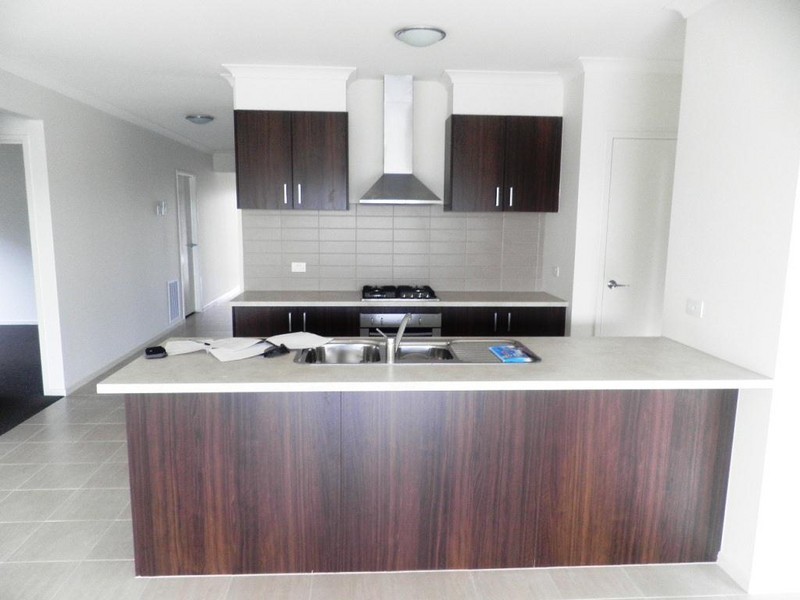 56 Dusseldorp Avenue, Pakenham VIC 3810