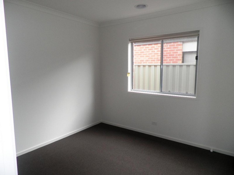 56 Dusseldorp Avenue, Pakenham VIC 3810