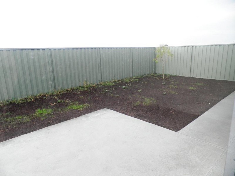 56 Dusseldorp Avenue, Pakenham VIC 3810