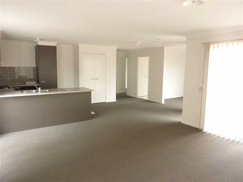 44 Algerd Way, Pakenham VIC 3810