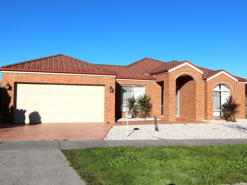 7  Fairways Boulevard, Cranbourne North VIC 3977