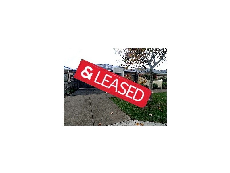 30 Sandalwood Drive, Pakenham VIC 3810