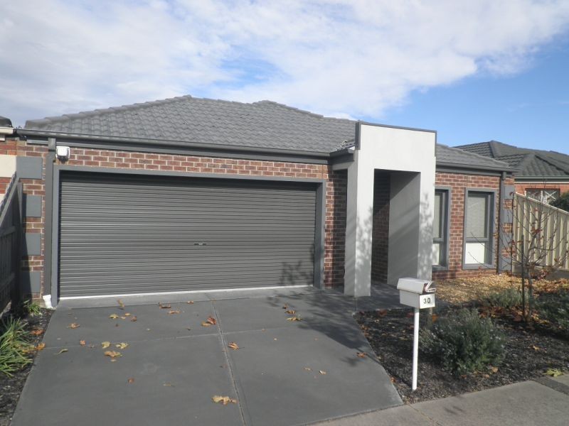 30 Sandalwood Drive, Pakenham VIC 3810