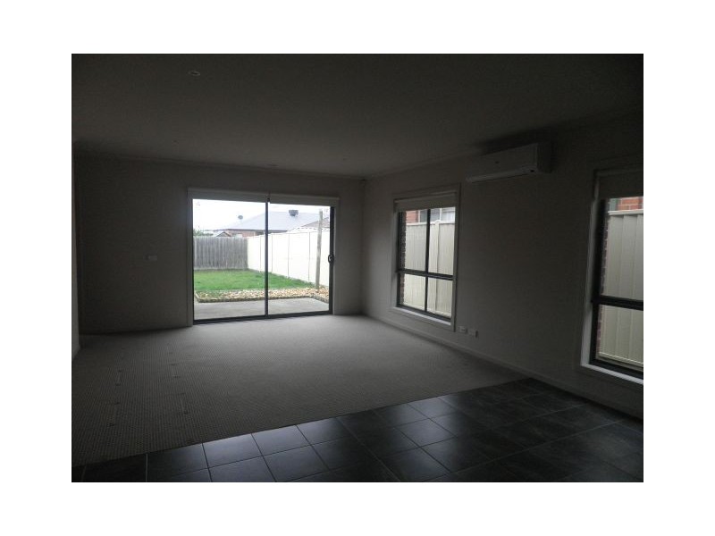 30 Sandalwood Drive, Pakenham VIC 3810