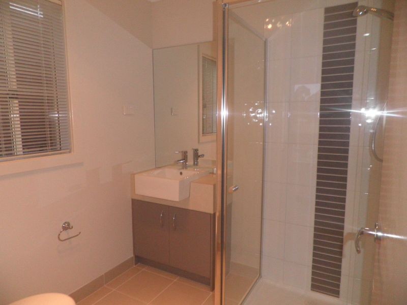 66 Fallingwater Drive, Pakenham VIC 3810