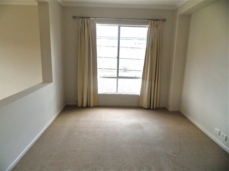 7 Fairways Boulevard, Cranbourne VIC 3977