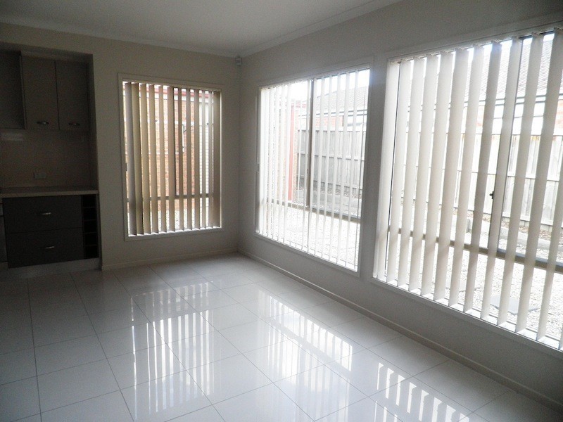 7 Fairways Boulevard, Cranbourne VIC 3977