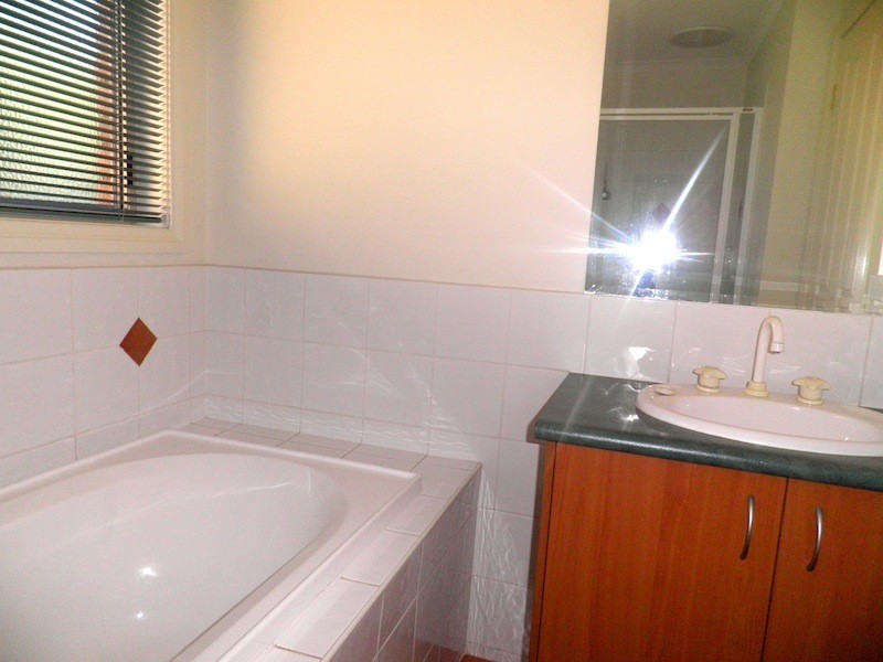 15 Pownceby Court, Pakenham VIC 3810