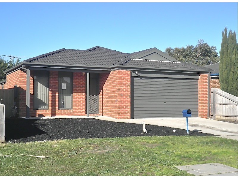 50 Pommel St, Pakenham VIC 3810