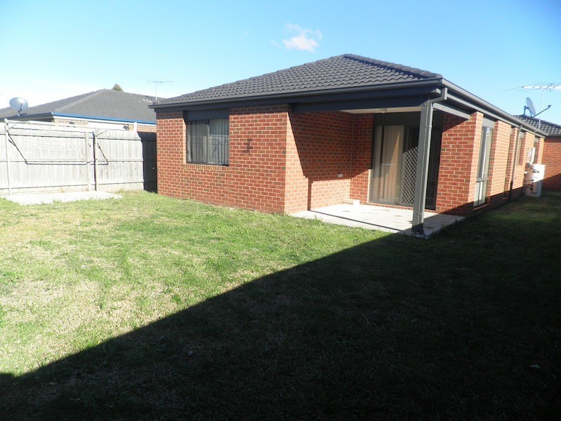 50 Pommel St, Pakenham VIC 3810