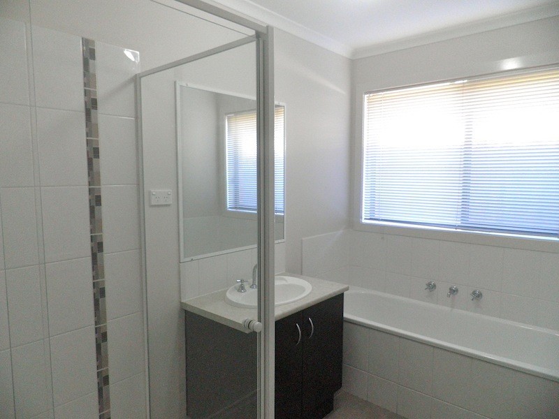 50 Pommel St, Pakenham VIC 3810