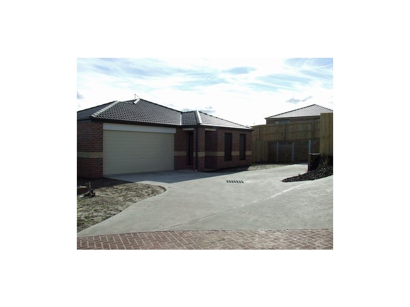 9/107 Army Road, Pakenham VIC 3810