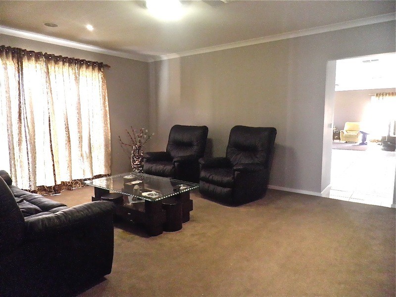 21 Edmund Street, Pakenham VIC 3810