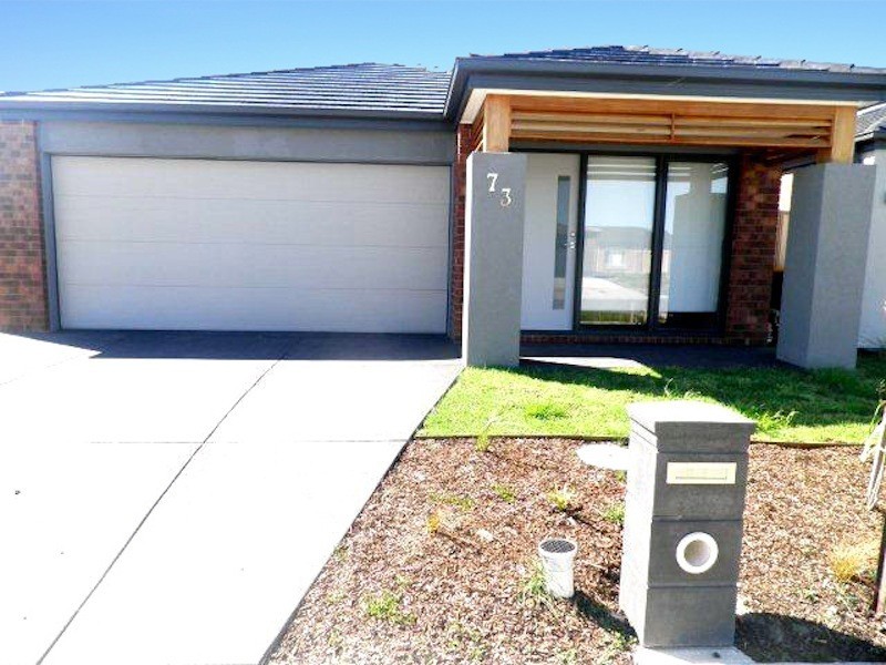 73 Willowtree Drive, Pakenham VIC 3810