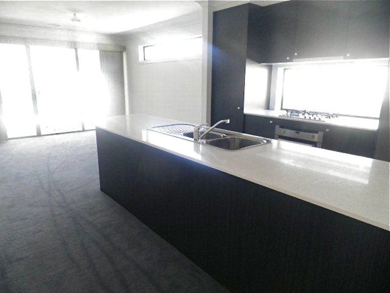 73 Willowtree Drive, Pakenham VIC 3810