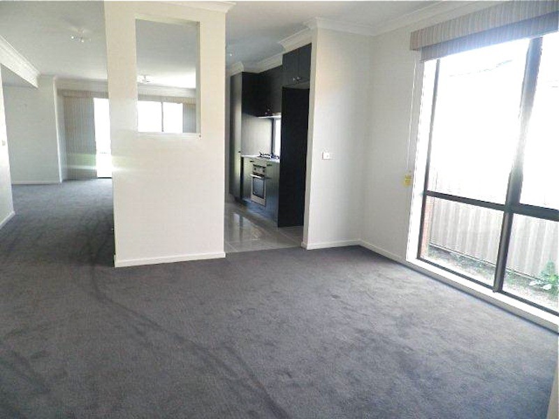 73 Willowtree Drive, Pakenham VIC 3810