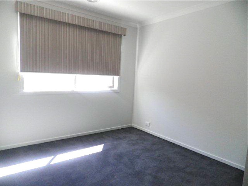 73 Willowtree Drive, Pakenham VIC 3810