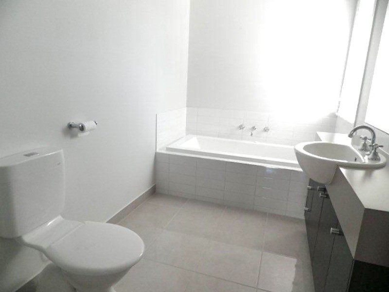 73 Willowtree Drive, Pakenham VIC 3810