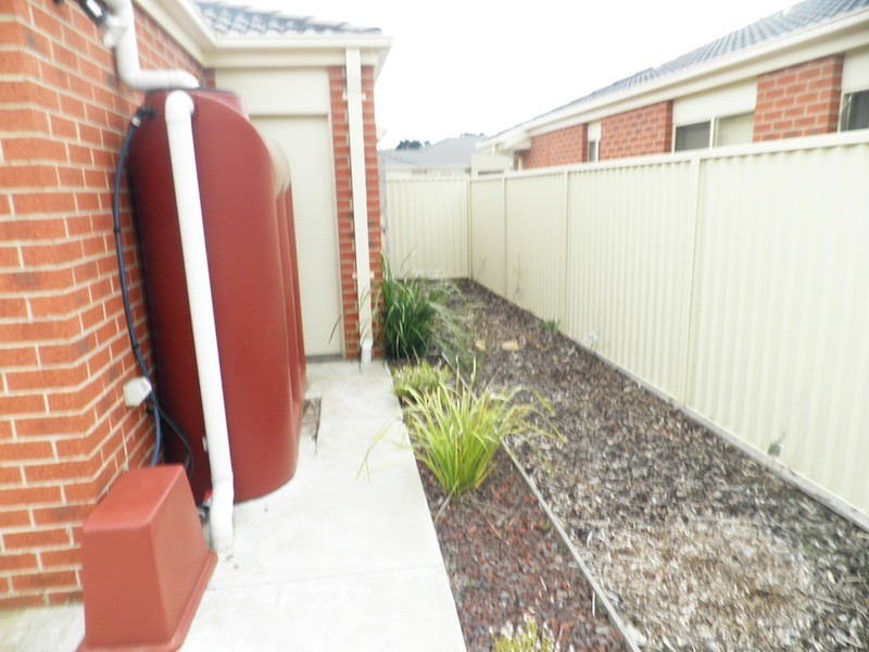 2  Pomegranate Way, Pakenham VIC 3810