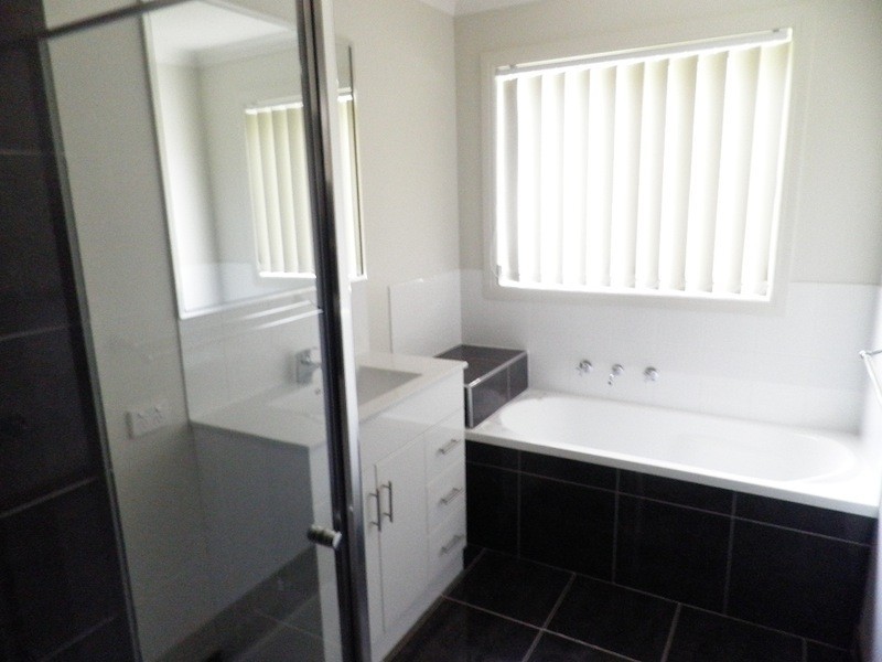 2  Pomegranate Way, Pakenham VIC 3810