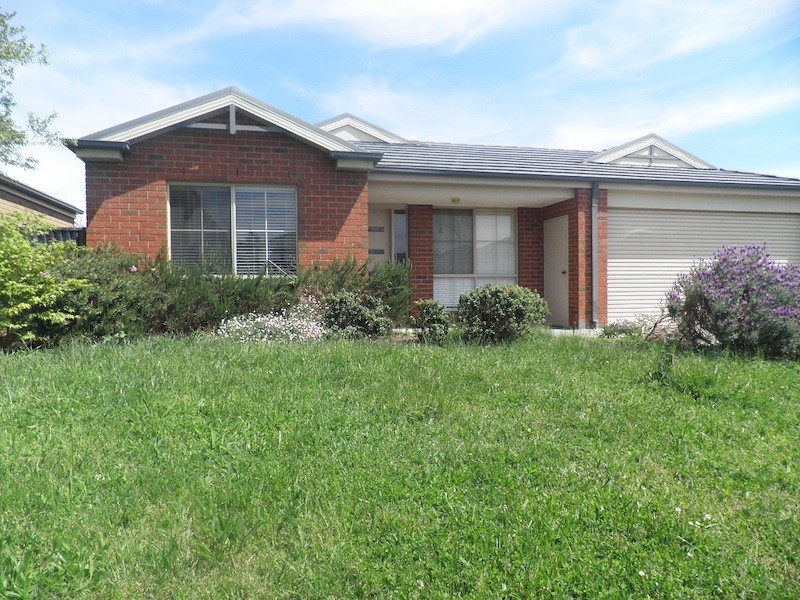 7 Ironbark Circuit, Pakenham VIC 3810