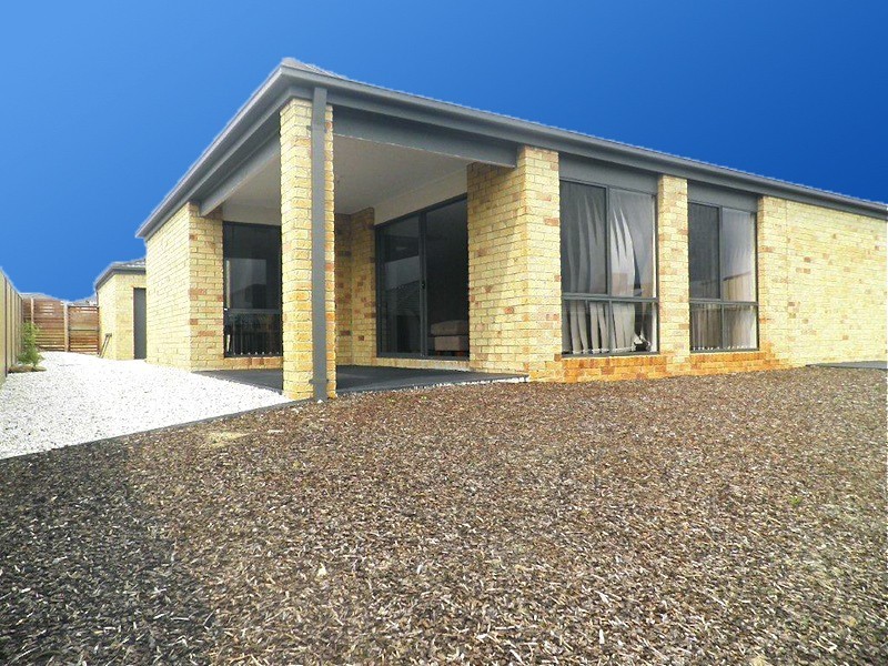 10 Villella Drive, Pakenham VIC 3810