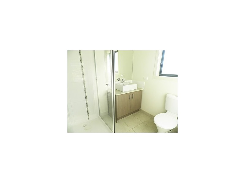 18 Red Gum Cct, Pakenham VIC 3810