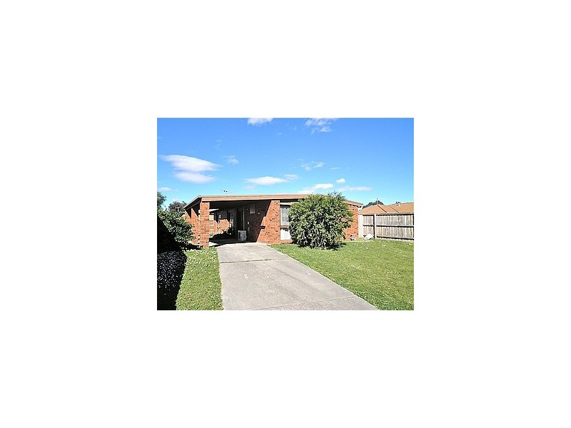 27 Kingston Avenue, Pakenham VIC 3810