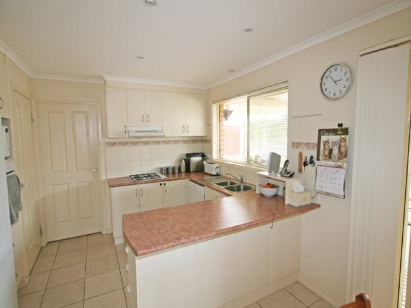 16 Meaby Drive, Pakenham VIC 3810