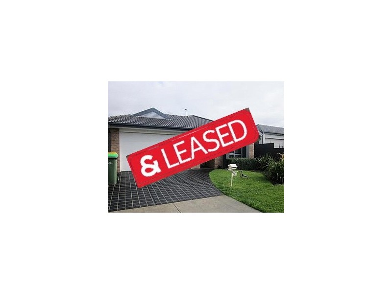 5 Persimmon Lane, Pakenham VIC 3810