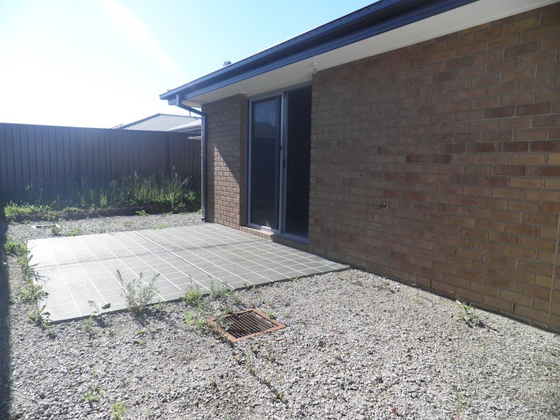 5 Persimmon Lane, Pakenham VIC 3810