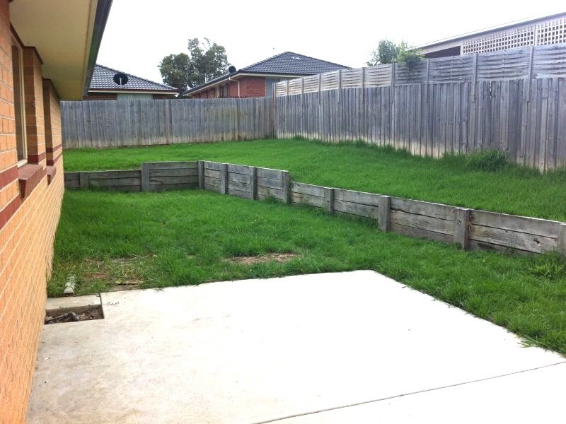 48 Manna Gum Drive, Pakenham VIC 3810