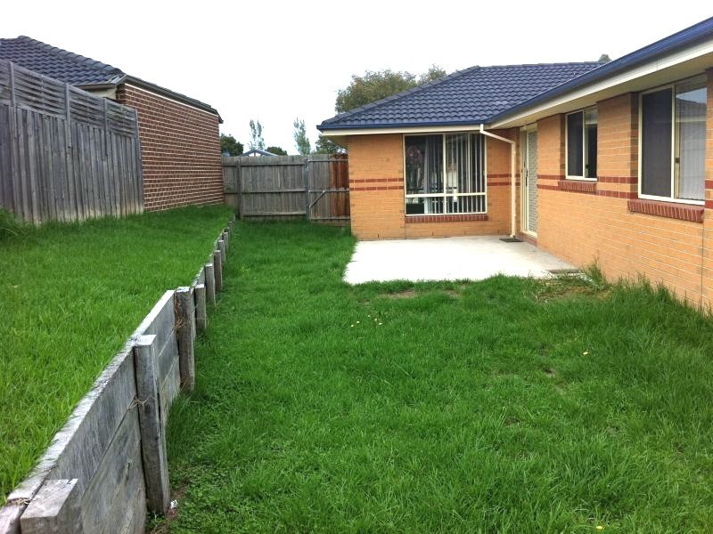 48 Manna Gum Drive, Pakenham VIC 3810