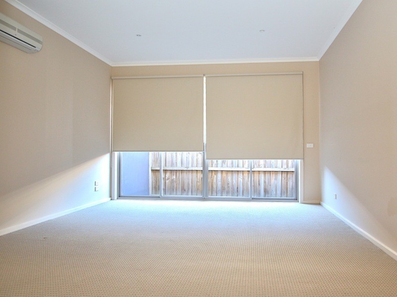 4/1 Henry Street, Pakenham VIC 3810