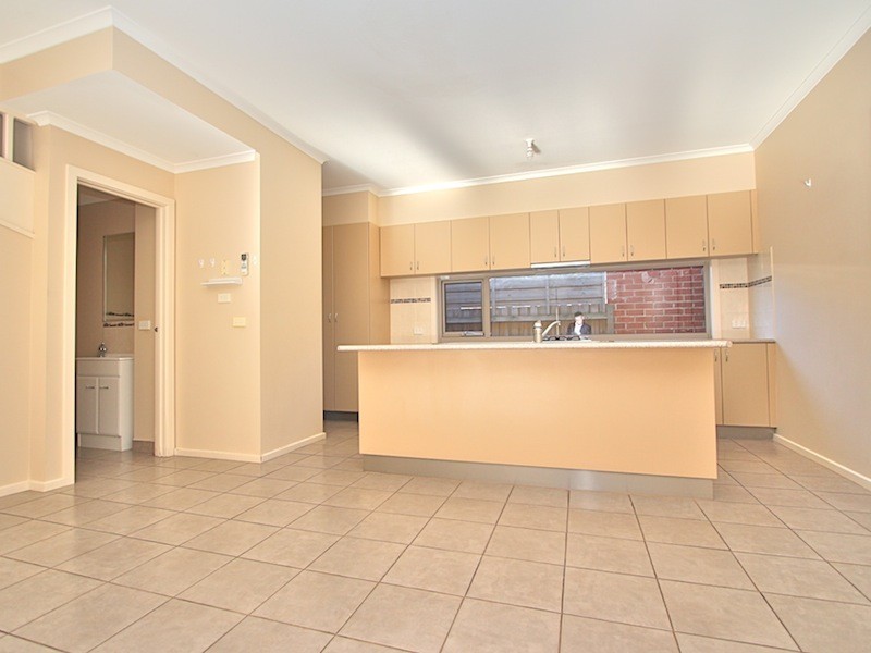 4/1 Henry Street, Pakenham VIC 3810