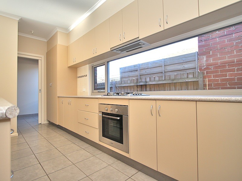 4/1 Henry Street, Pakenham VIC 3810