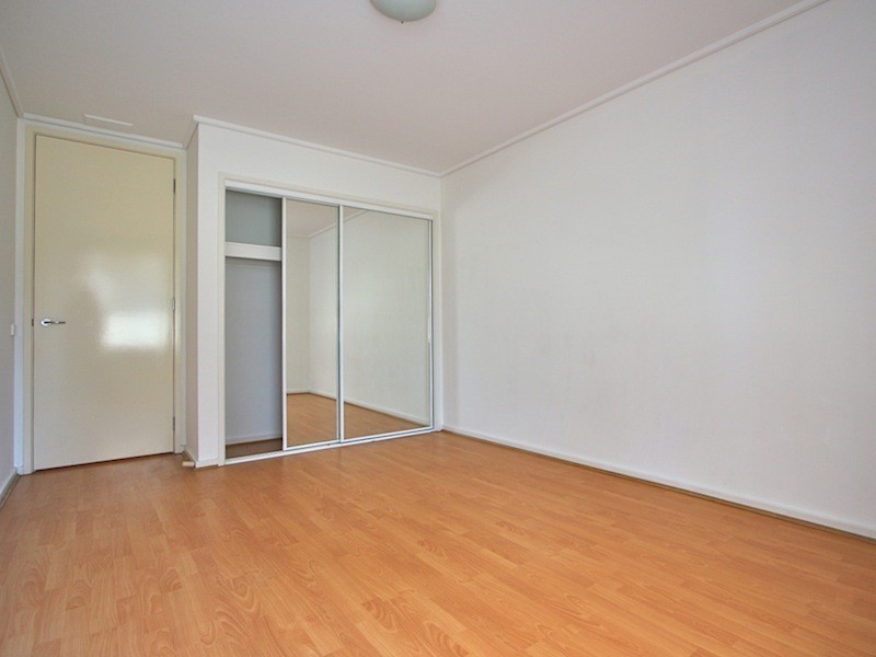 13/99 Whiteman Street, Southbank VIC 3006