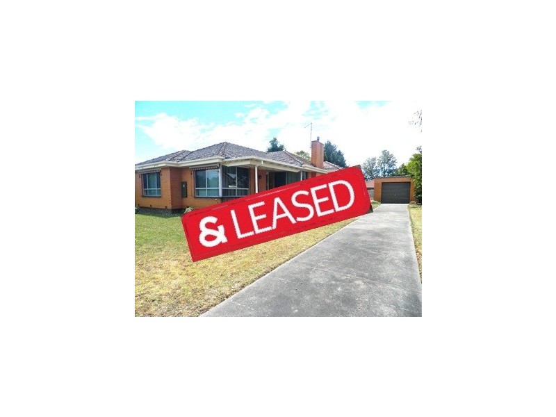 4 Wadsley Avenue, Pakenham VIC 3810