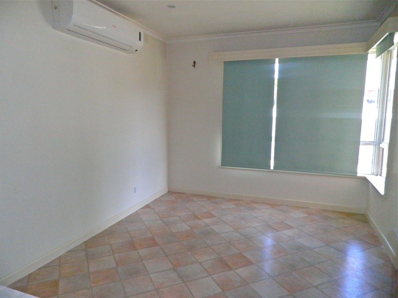 4 Wadsley Avenue, Pakenham VIC 3810