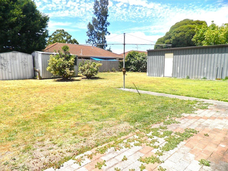 4 Wadsley Avenue, Pakenham VIC 3810