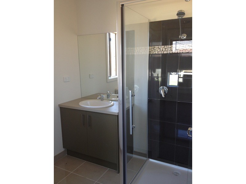 60 Fallingwater Drive, Pakenham VIC 3810